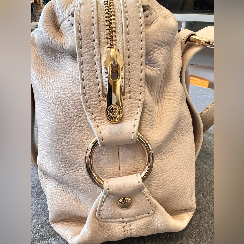 Michael Kors Large Fulton Cream Neutral Classic Pebbled Leather Satchel Orig$398 - Picture 10 of 15